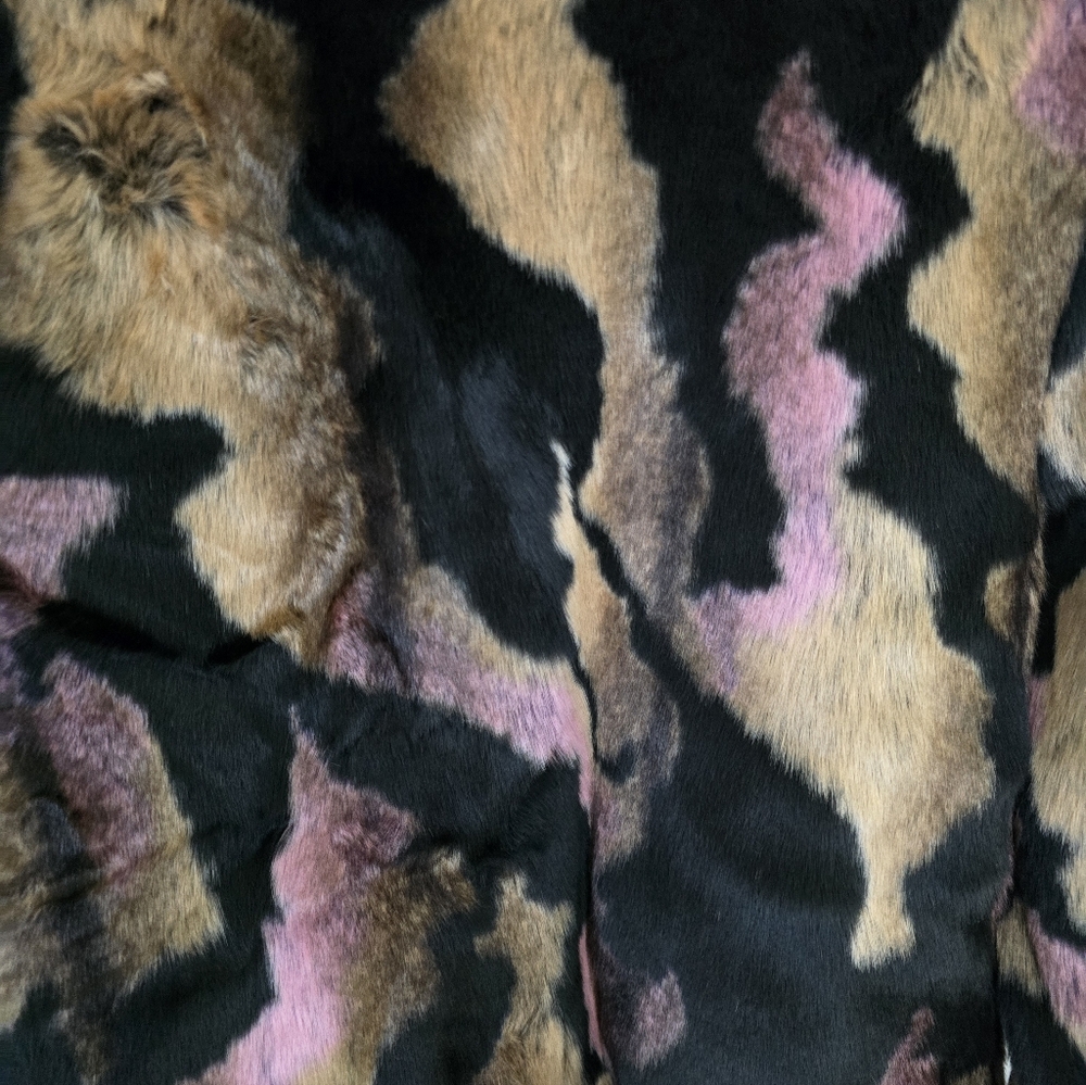 NWT bar III Faux Fur Jacket - Picture 10 of 10